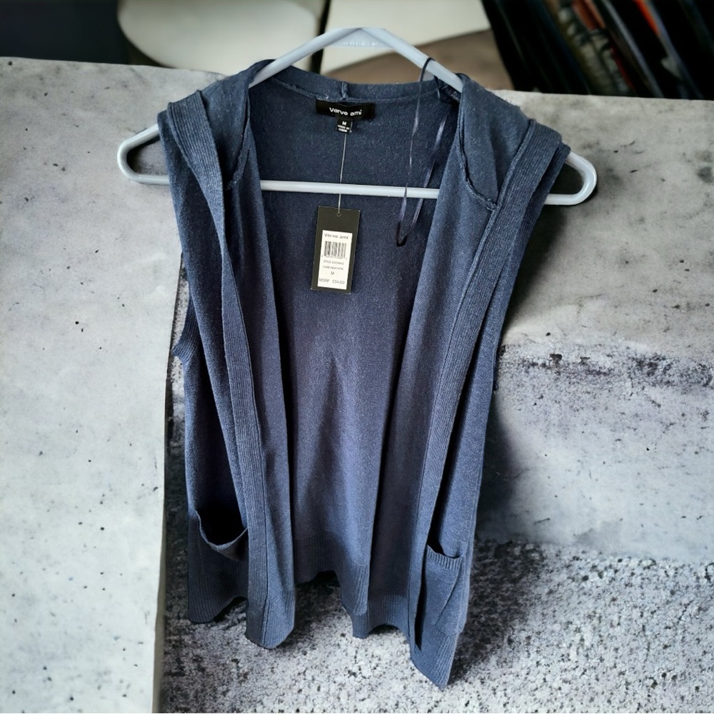 Verve Ami Hoodie  Sleeveless Cardigan